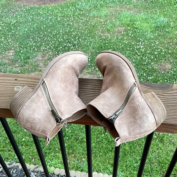 Carlos Santana Brie Ankle Booties Doe Tan 8.5 - Picture 9 of 13